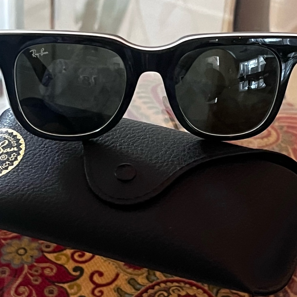 Ray-Ban Black Frame Sunglasses with Dark Lenses